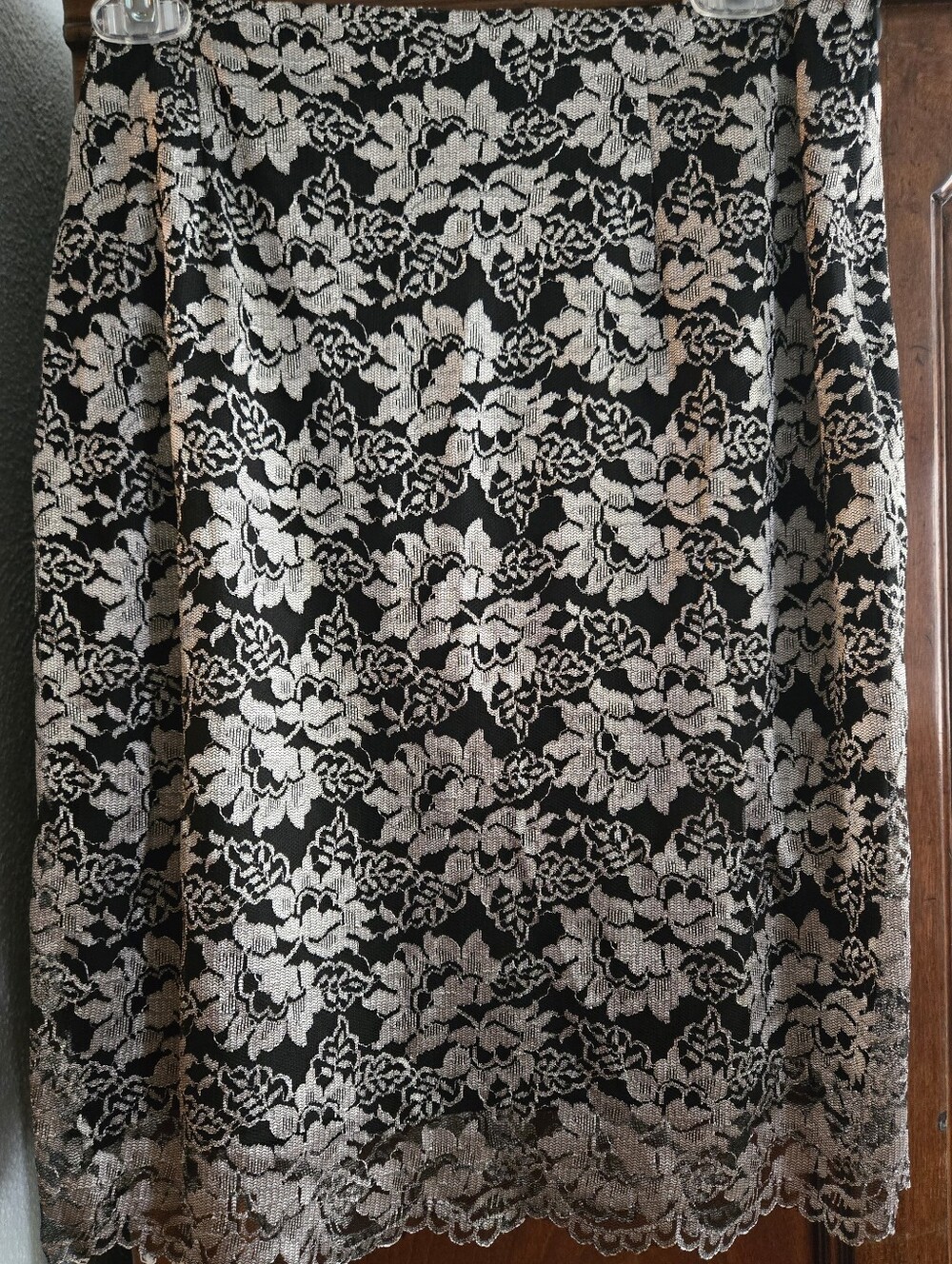 NWOT Vintage Bentley Arbuckle Silver Lace Overlay Skirt. Sz 10